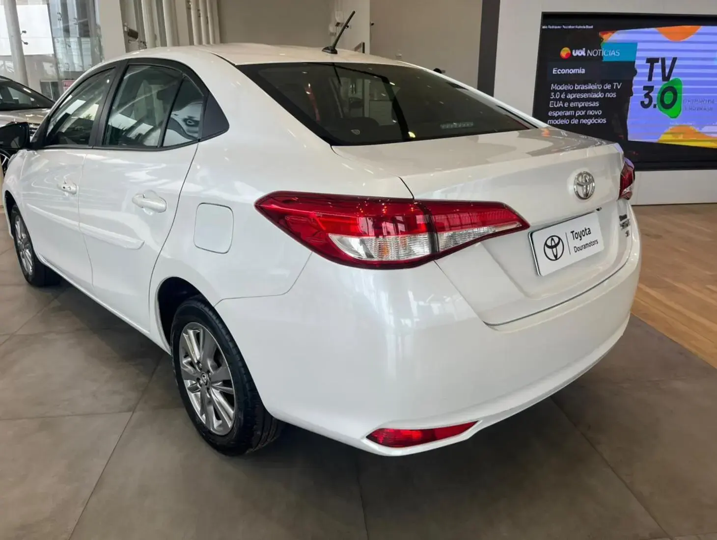 galeria YARIS CONNECT PLUS