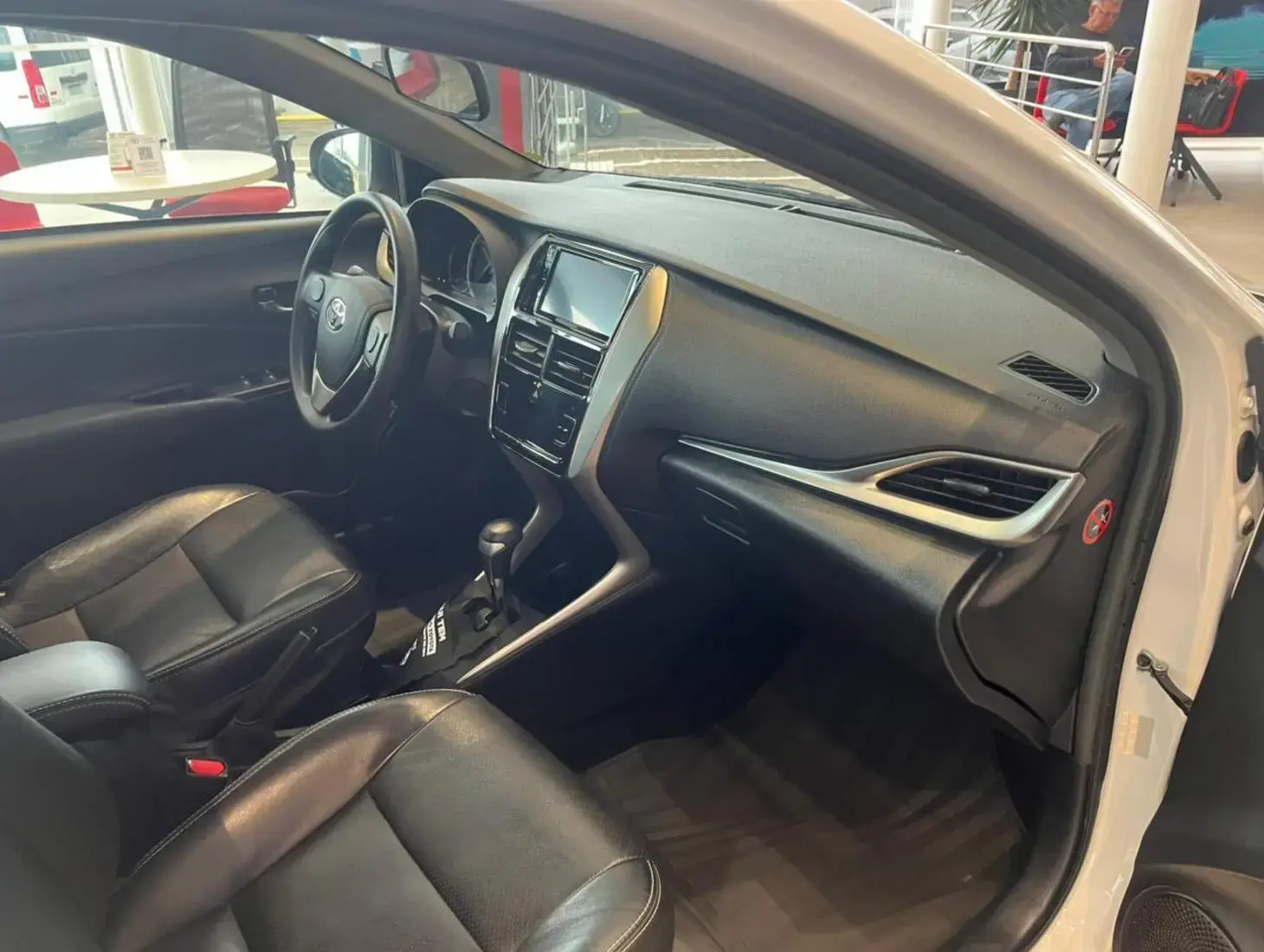 galeria YARIS CONNECT PLUS