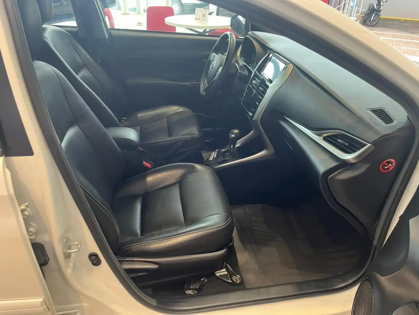 galeria YARIS CONNECT PLUS