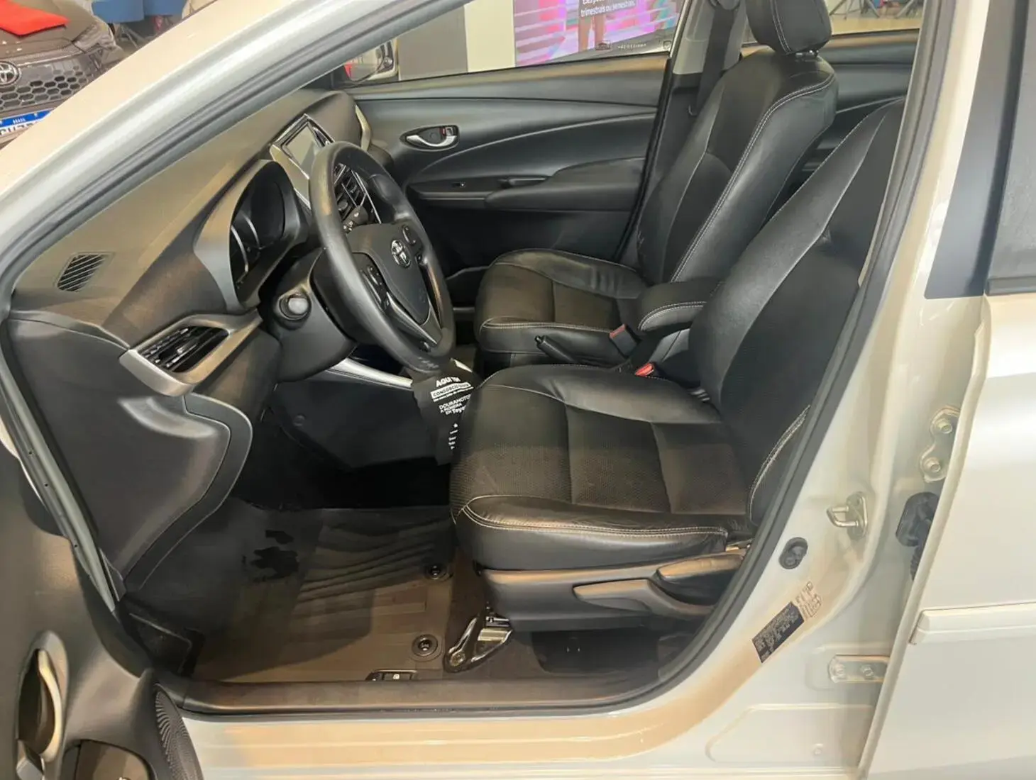 galeria YARIS CONNECT PLUS