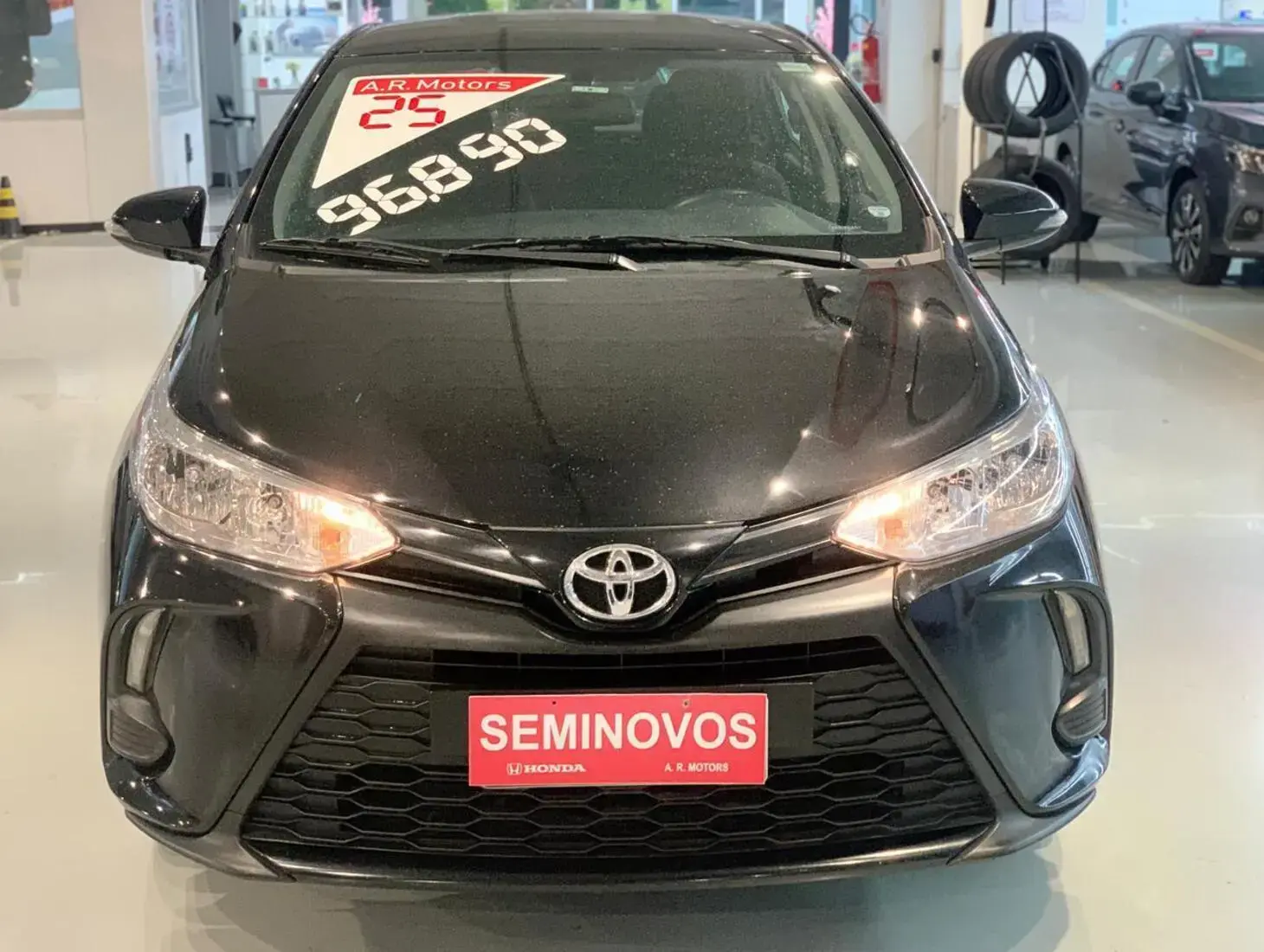 galeria Yaris Sedan