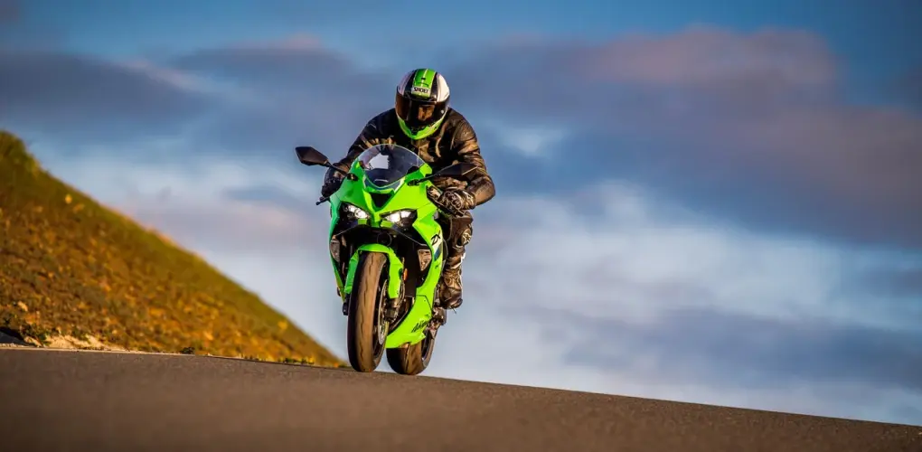 Ninja ZX-6R 2026 - é na Valence Kawasaki