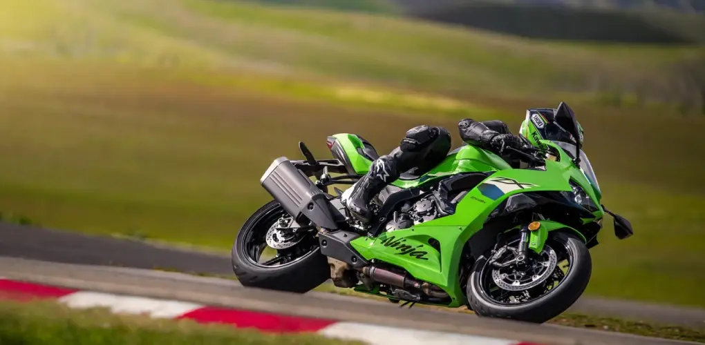 Ninja ZX-6R 2026 - é na Valence Kawasaki