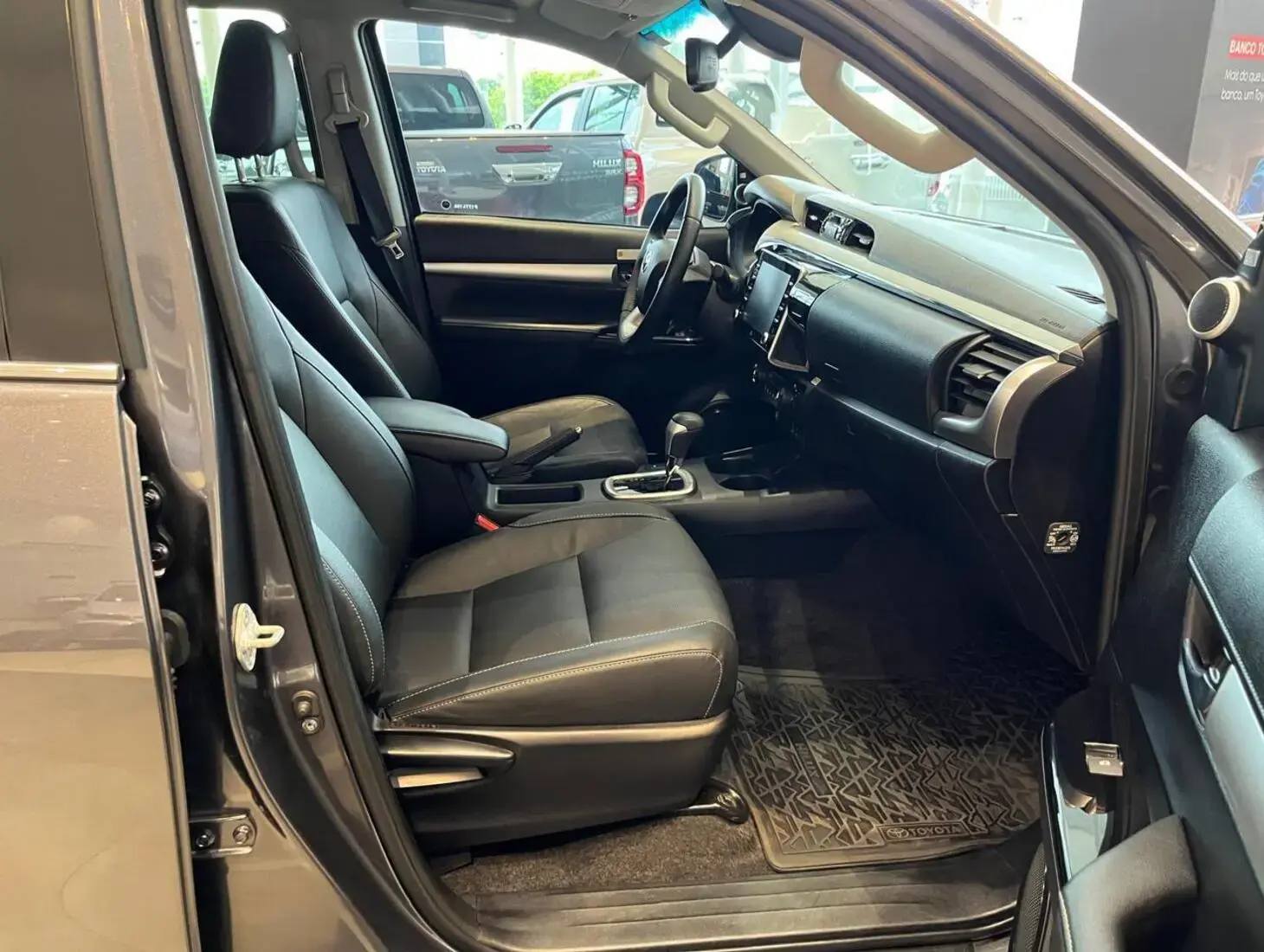 galeria HILUX SRX 4X4 2.8