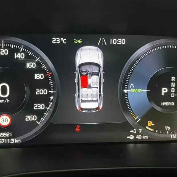 Volvo XC40 1.5 T5 Hybrid R-Design AWD