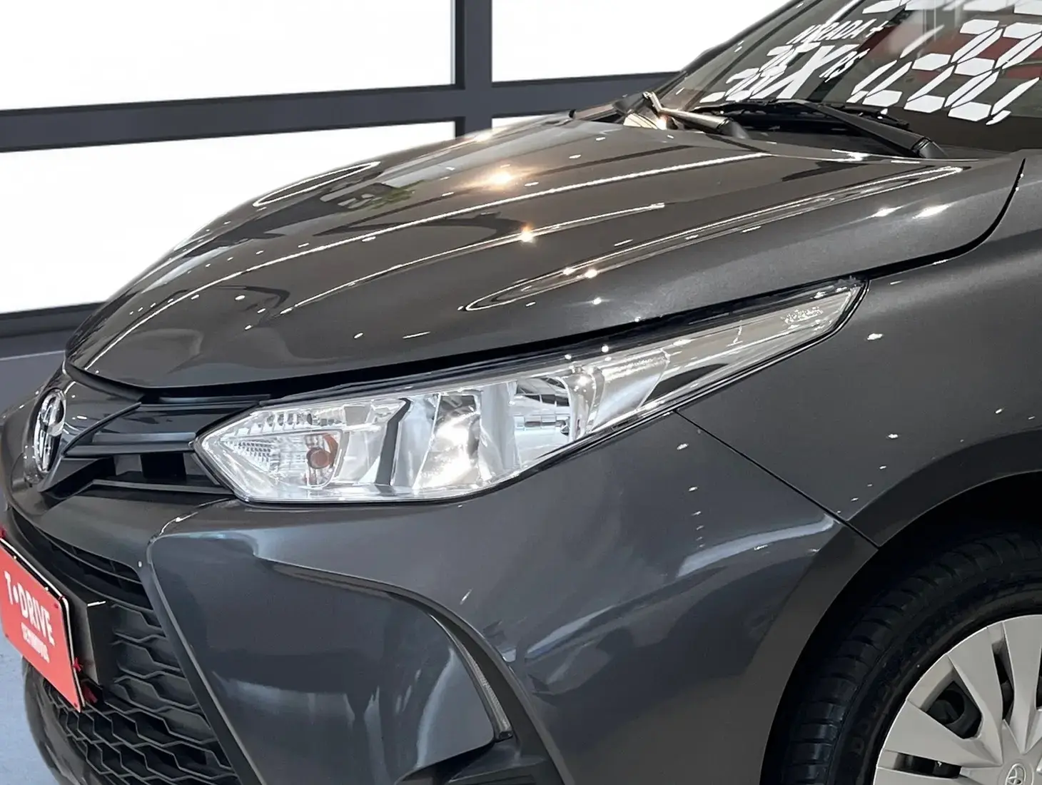 galeria Yaris Sedan