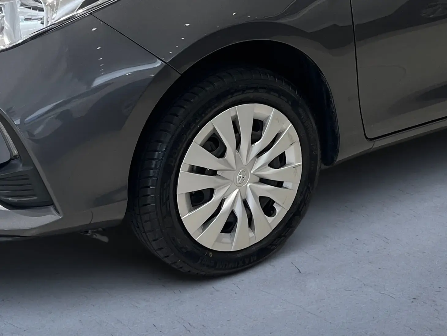 galeria Yaris Sedan