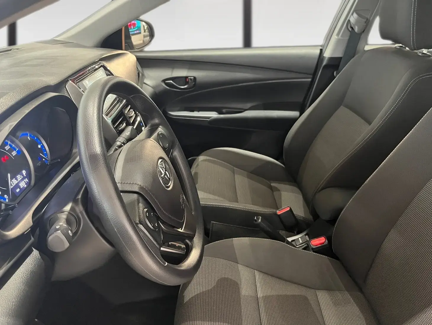 galeria Yaris Sedan
