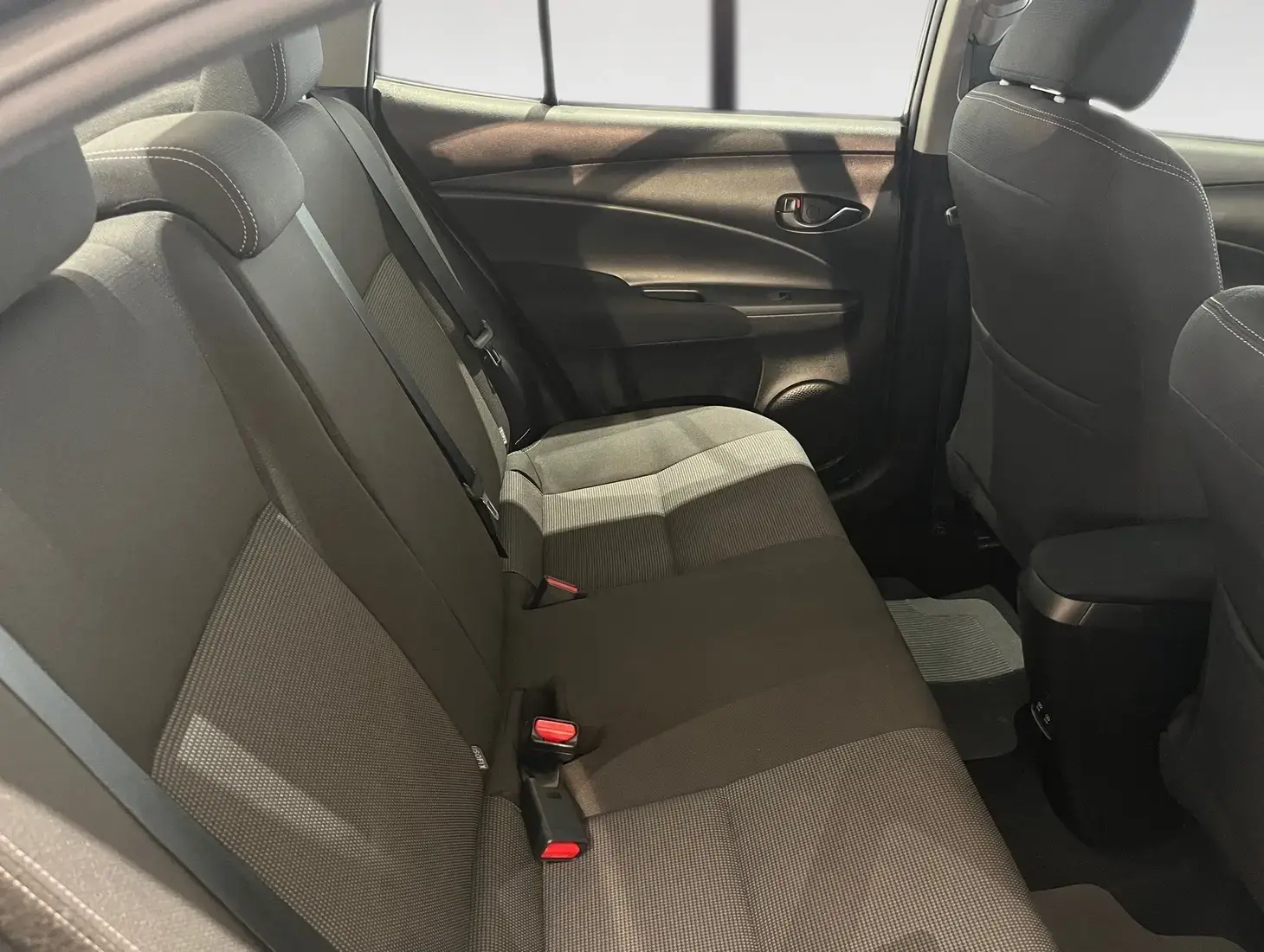 galeria Yaris Sedan
