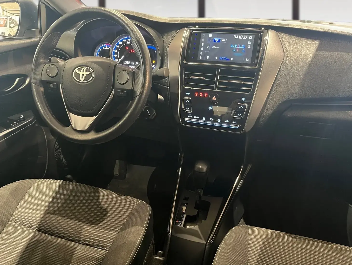 galeria Yaris Sedan