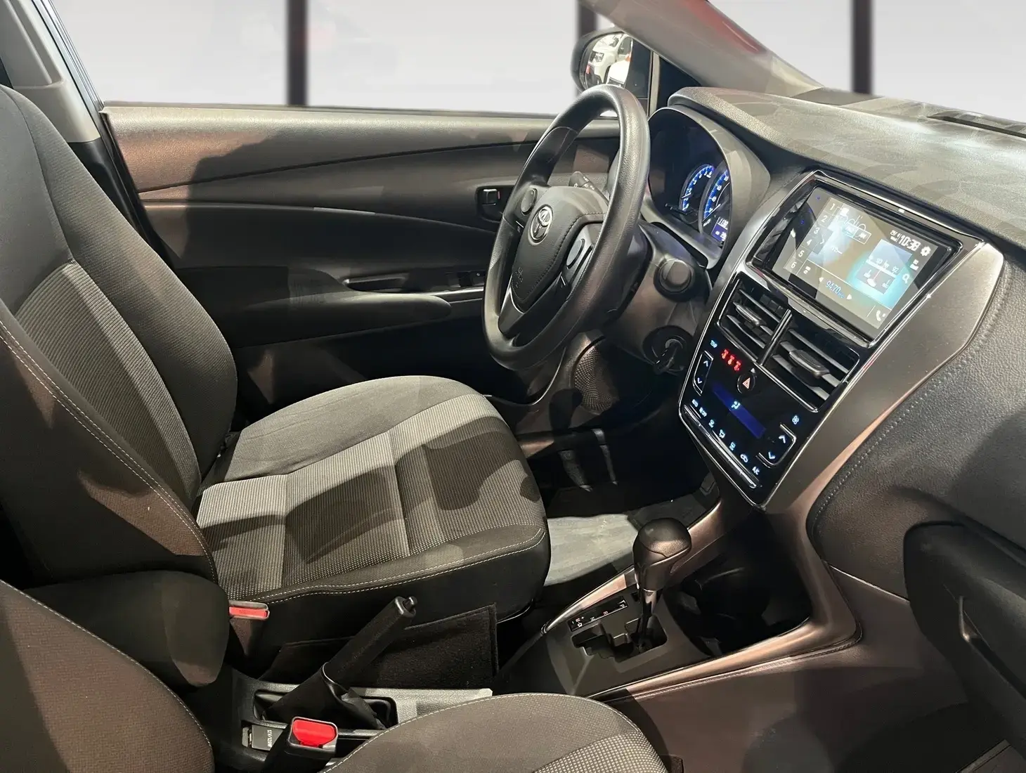galeria Yaris Sedan