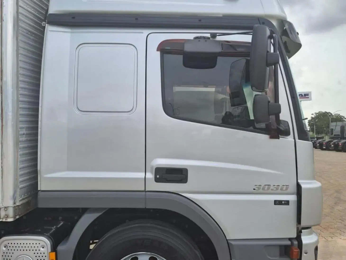 galeria MERCEDES-BENZ ATEGO 3030 - 8x2