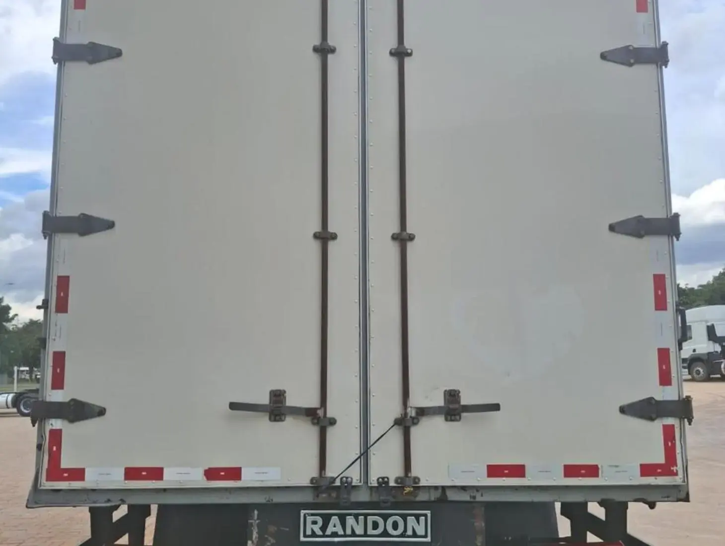 galeria MERCEDES-BENZ ATEGO 3030 - 8x2