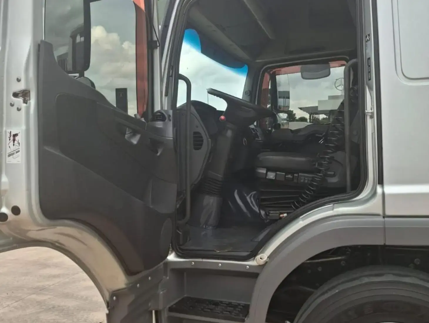 galeria MERCEDES-BENZ ATEGO 3030 - 8x2