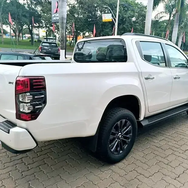 Mitsubishi L200 TRITON 2.4 16V TURBO DIESEL SPORT HPE CD 4P 4X4 AUTOMÁTICO