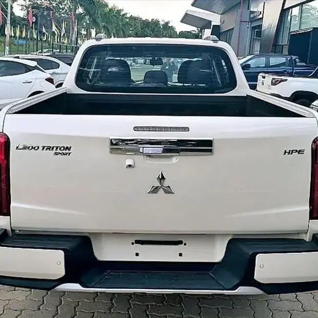 Mitsubishi L200 TRITON 2.4 16V TURBO DIESEL SPORT HPE CD 4P 4X4 AUTOMÁTICO