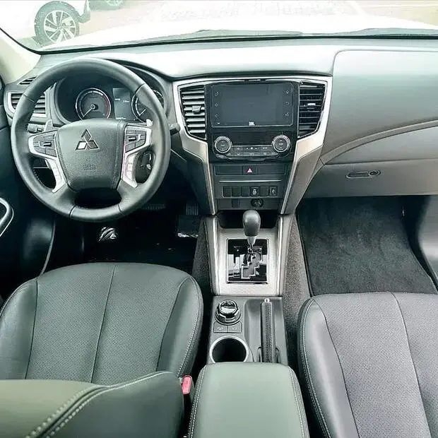 Mitsubishi L200 TRITON 2.4 16V TURBO DIESEL SPORT HPE CD 4P 4X4 AUTOMÁTICO