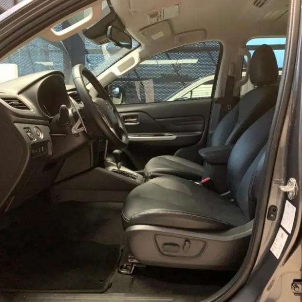 Mitsubishi L200 TRITON 2.4 16V TURBO DIESEL SPORT HPE-S CD 4P 4X4 AUTOMÁTICO