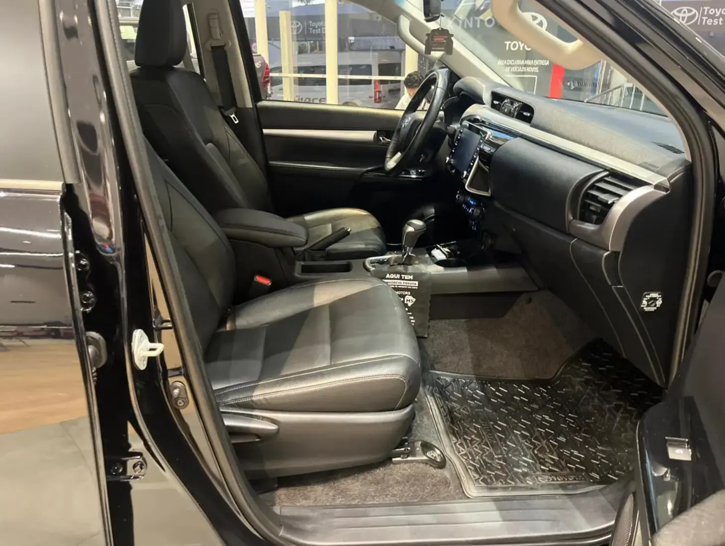 galeria HILUX SRV 4X4 2.8