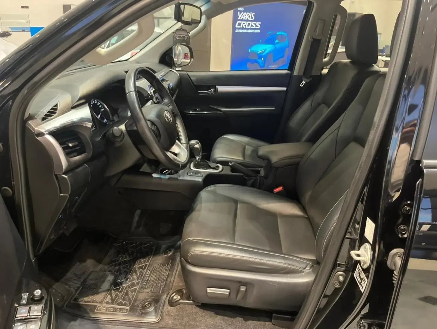 galeria HILUX SRV 4X4 2.8