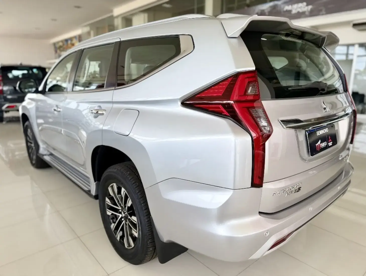 galeria PAJERO SPORT