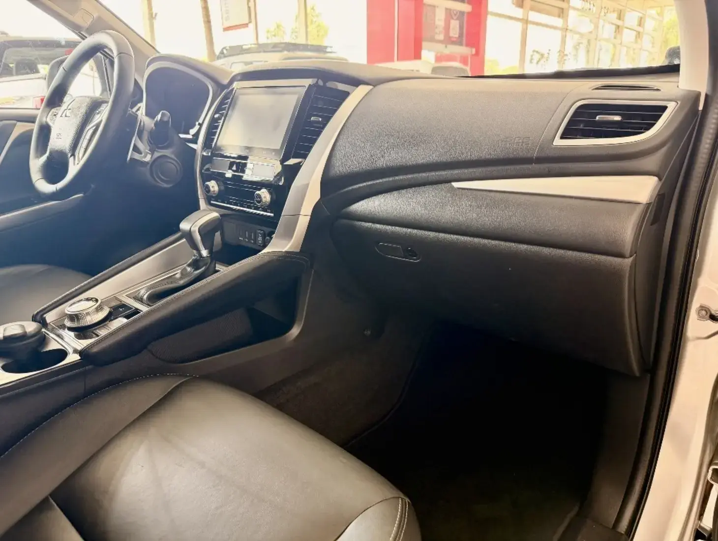 galeria PAJERO SPORT