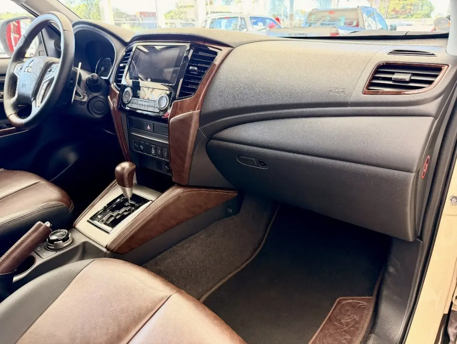 galeria L200 TRITON