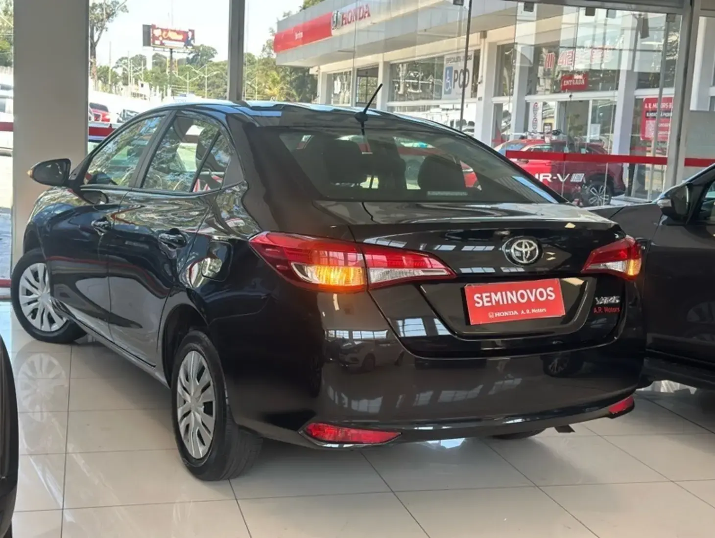 galeria Yaris Sedan