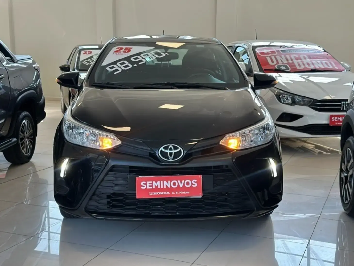 galeria Yaris Sedan