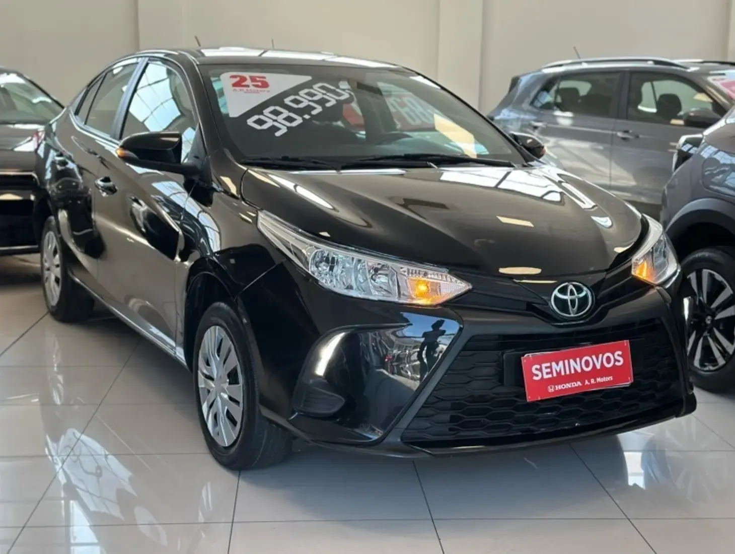 galeria Yaris Sedan