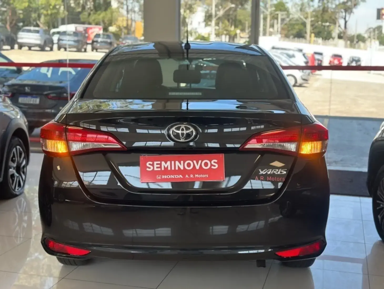 galeria Yaris Sedan