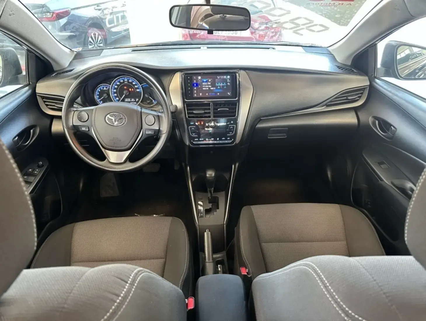galeria Yaris Sedan