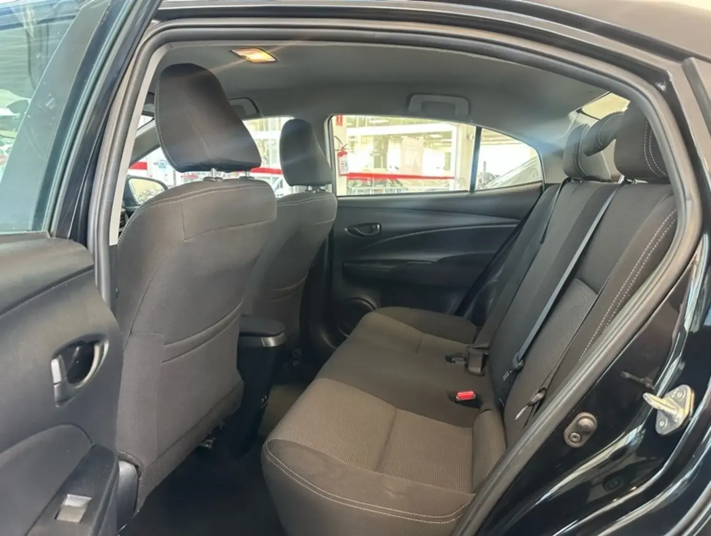 galeria Yaris Sedan