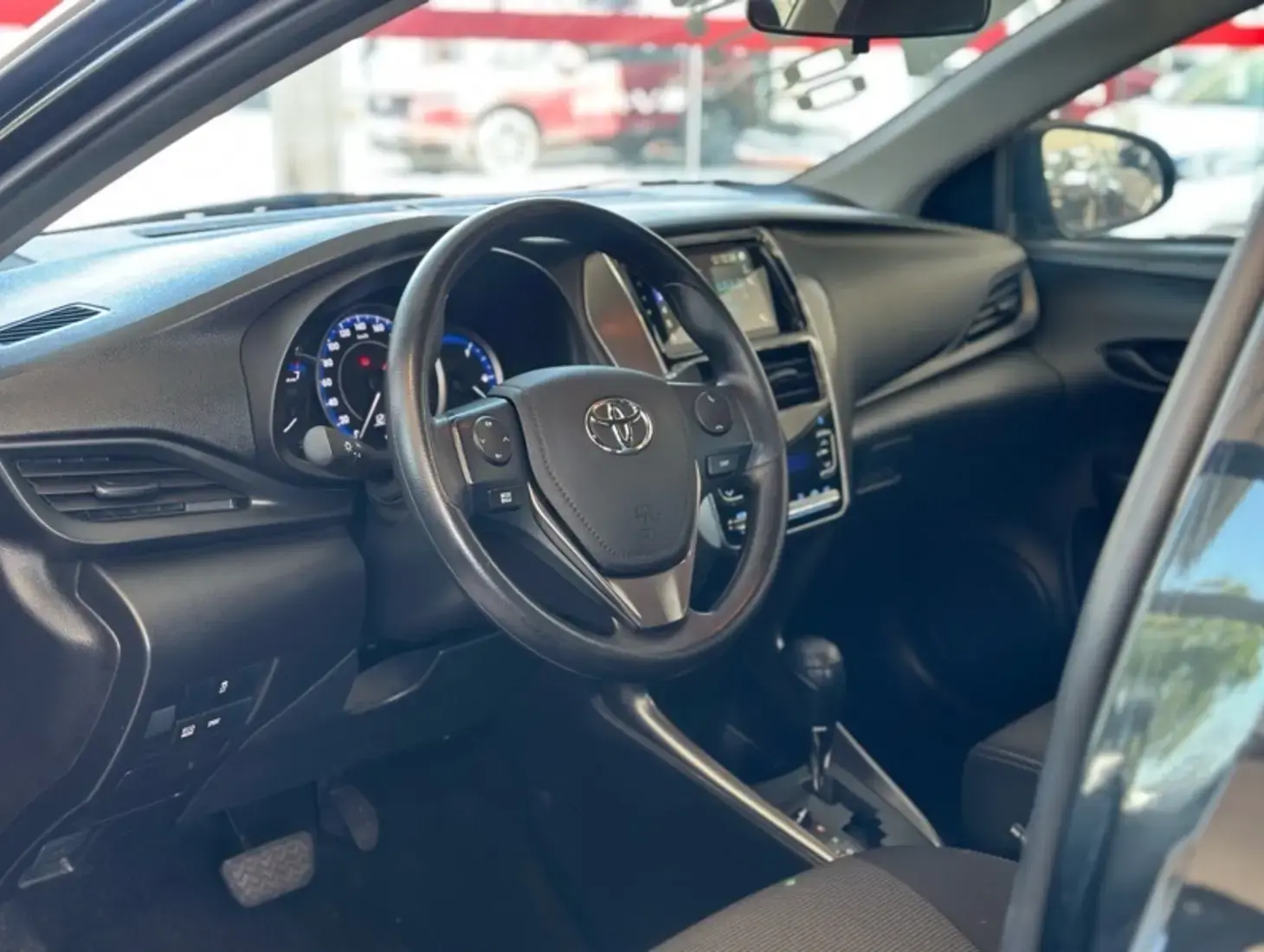 galeria Yaris Sedan