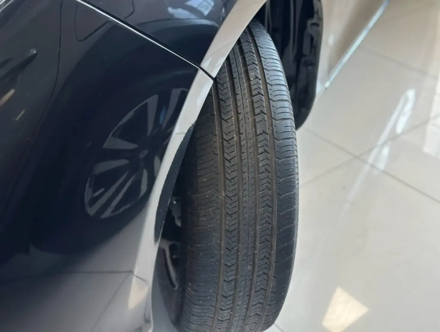 galeria Yaris Sedan