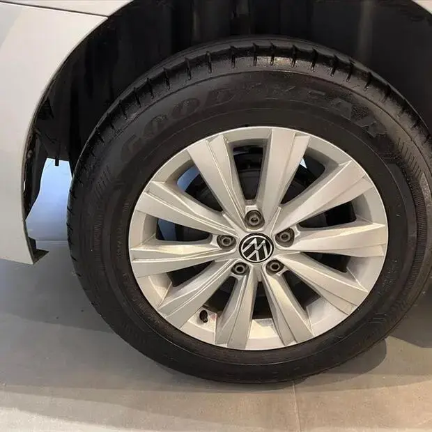 Volkswagen VIRTUS 1.0 170 TSI MANUAL
