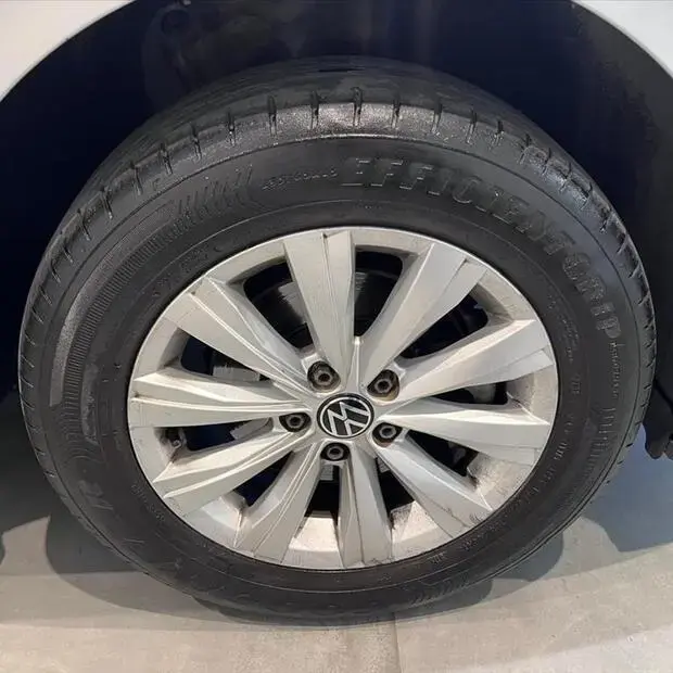 Volkswagen VIRTUS 1.0 170 TSI MANUAL