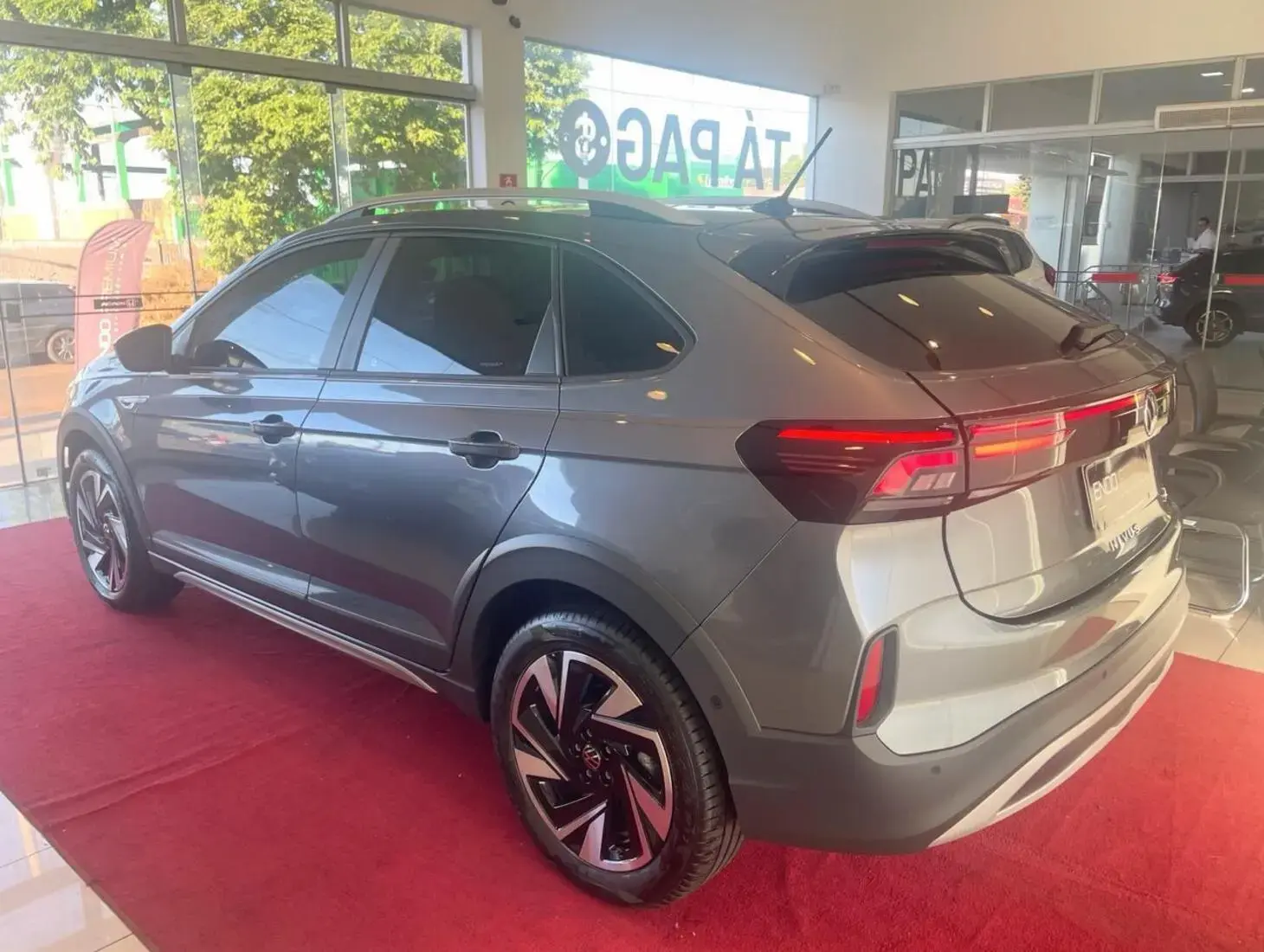 galeria NIVUS HIGHLINE 1.0 200 TSI Flex Aut.