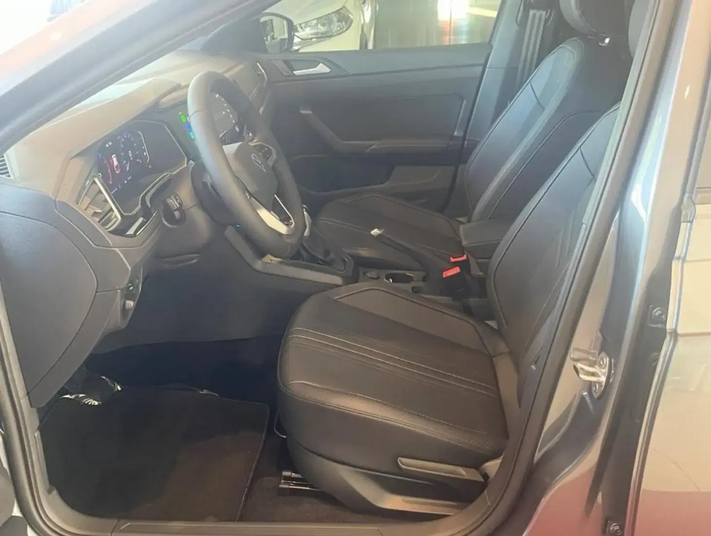 galeria NIVUS HIGHLINE 1.0 200 TSI Flex Aut.
