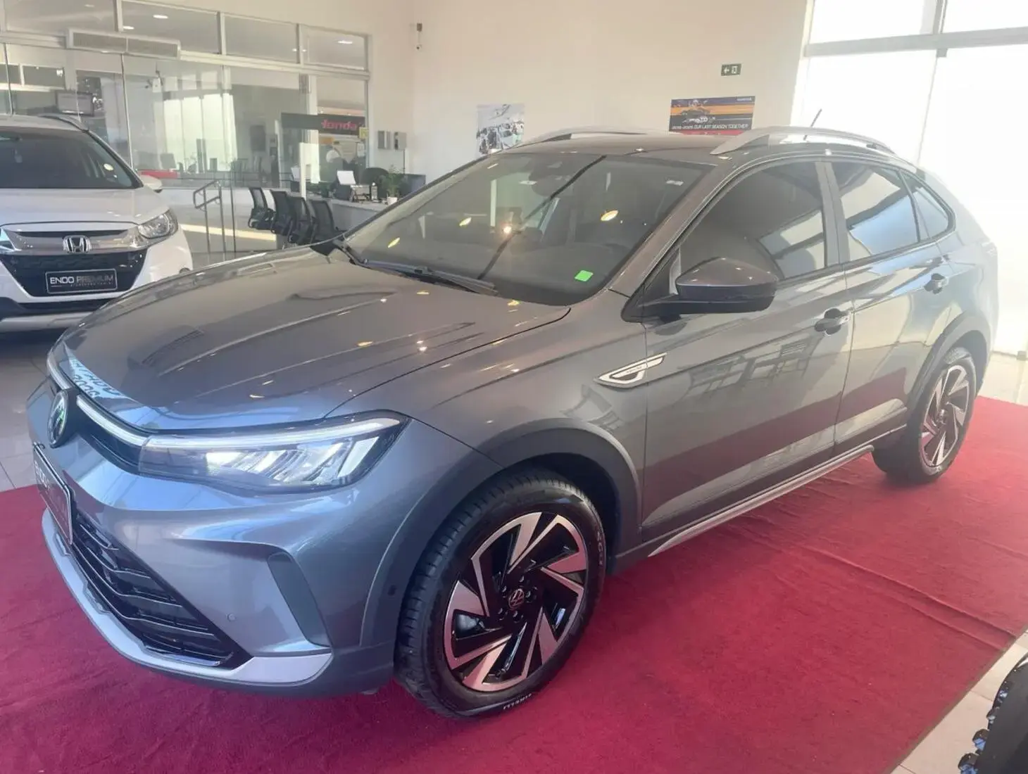 galeria NIVUS HIGHLINE 1.0 200 TSI Flex Aut.