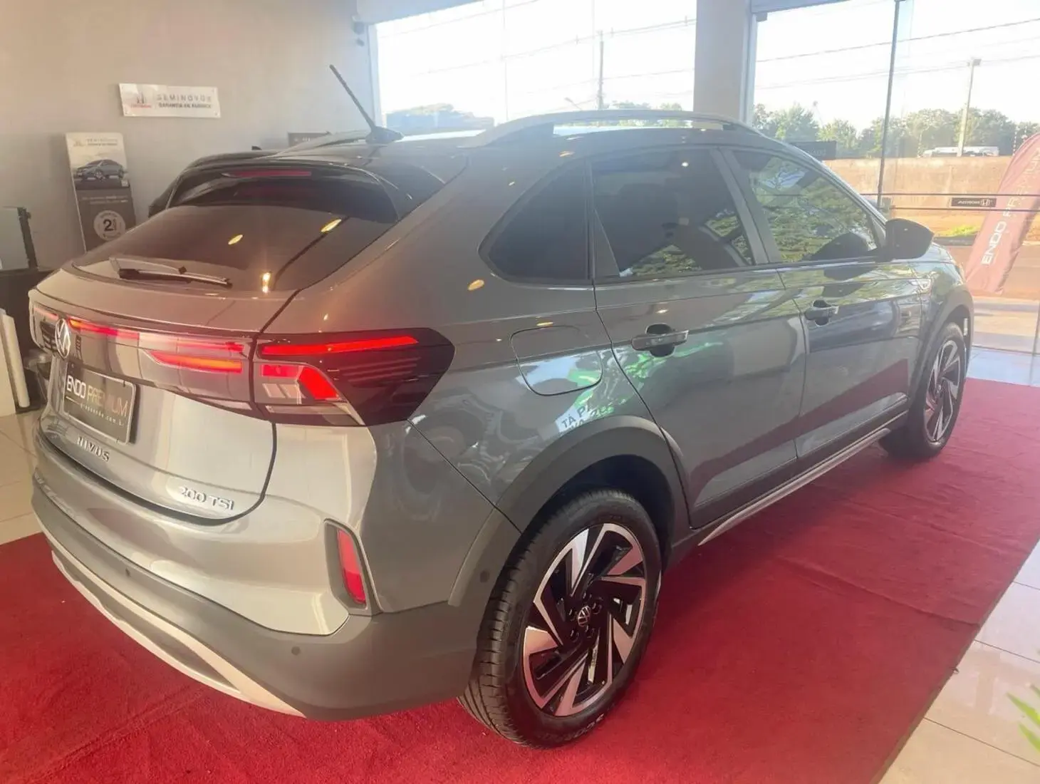 galeria NIVUS HIGHLINE 1.0 200 TSI Flex Aut.