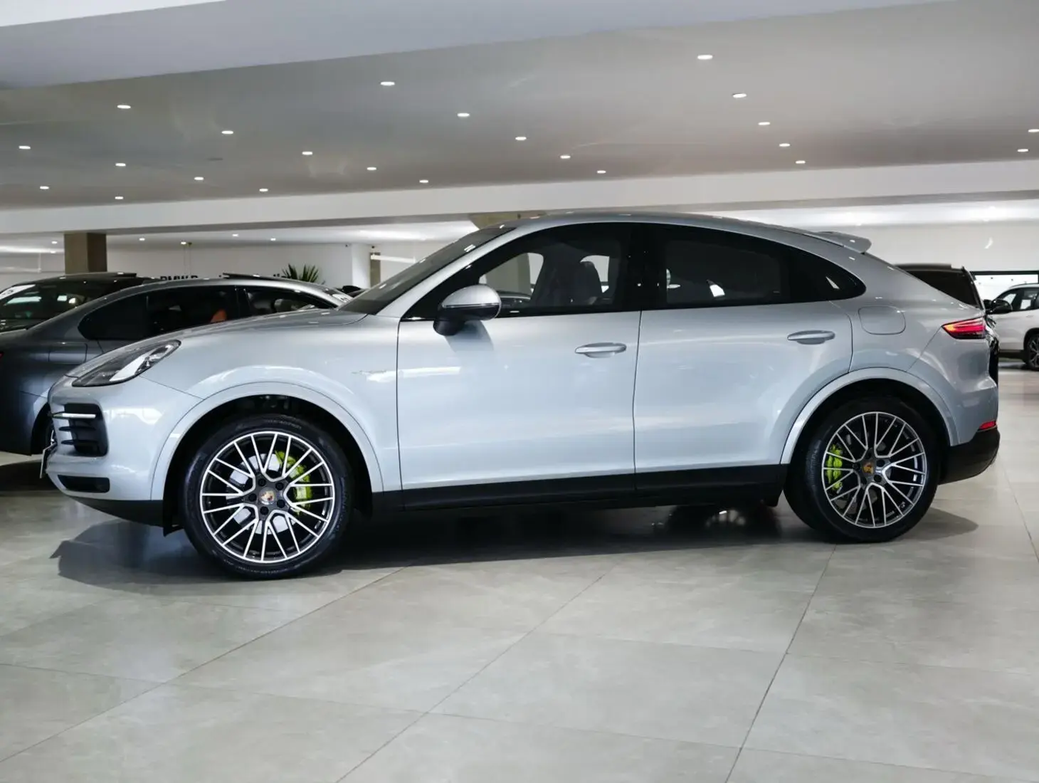 galeria Cayenne Coupé