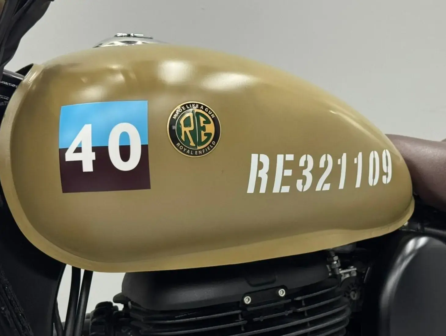 galeria Classic 350 Signals