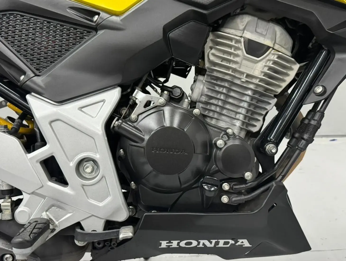 galeria CB 300F Twister Flex