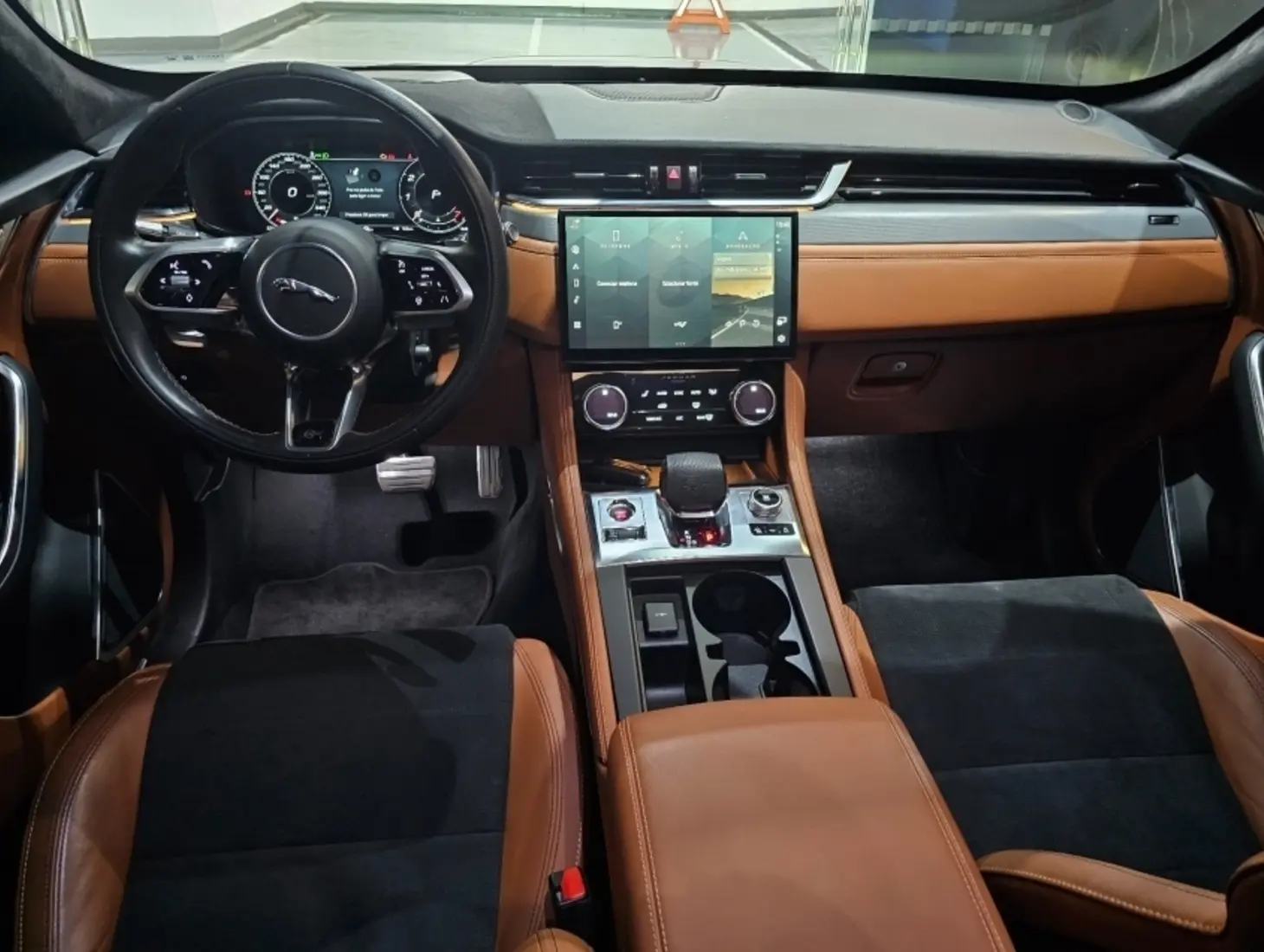 galeria F-PACE