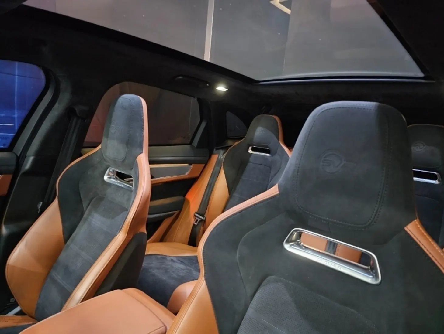 galeria F-PACE