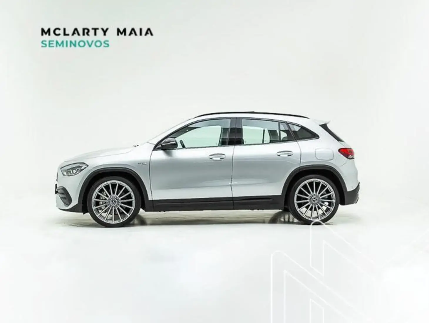 galeria GLA 35 AMG