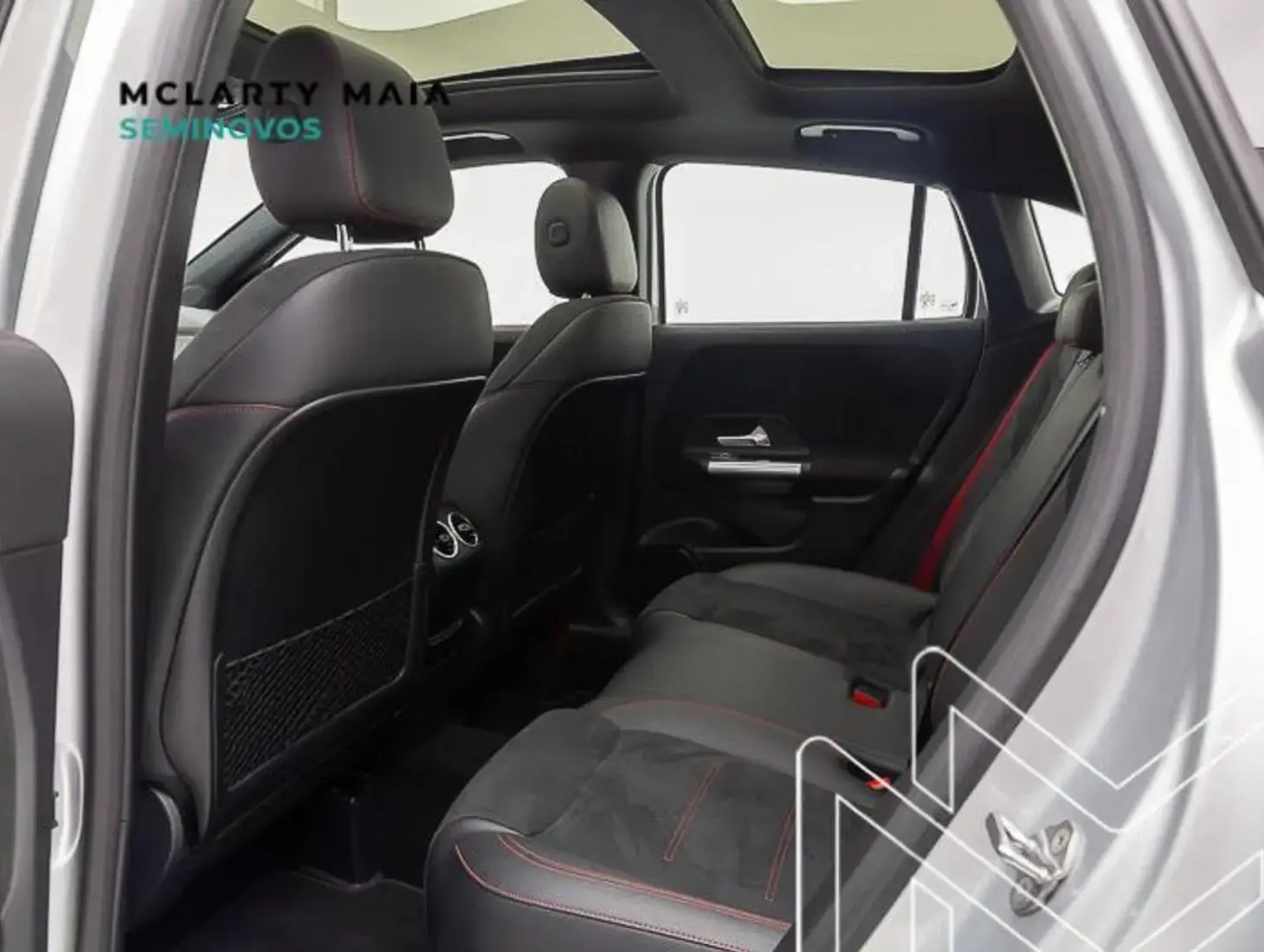 galeria GLA 35 AMG