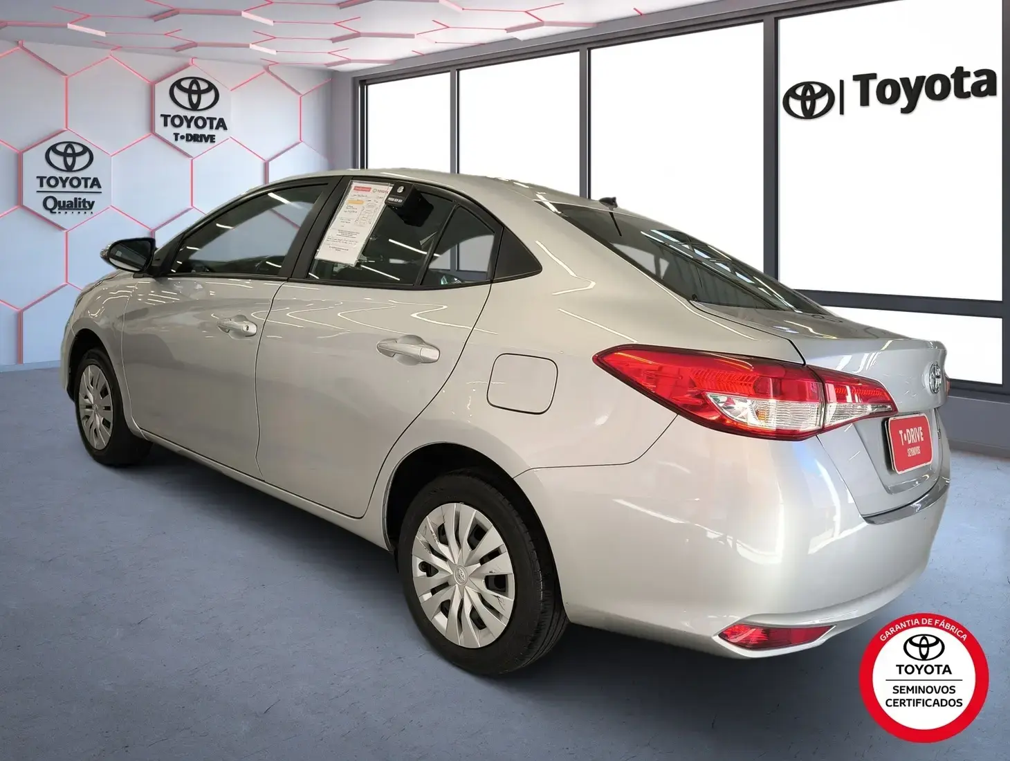 galeria Yaris Sedan