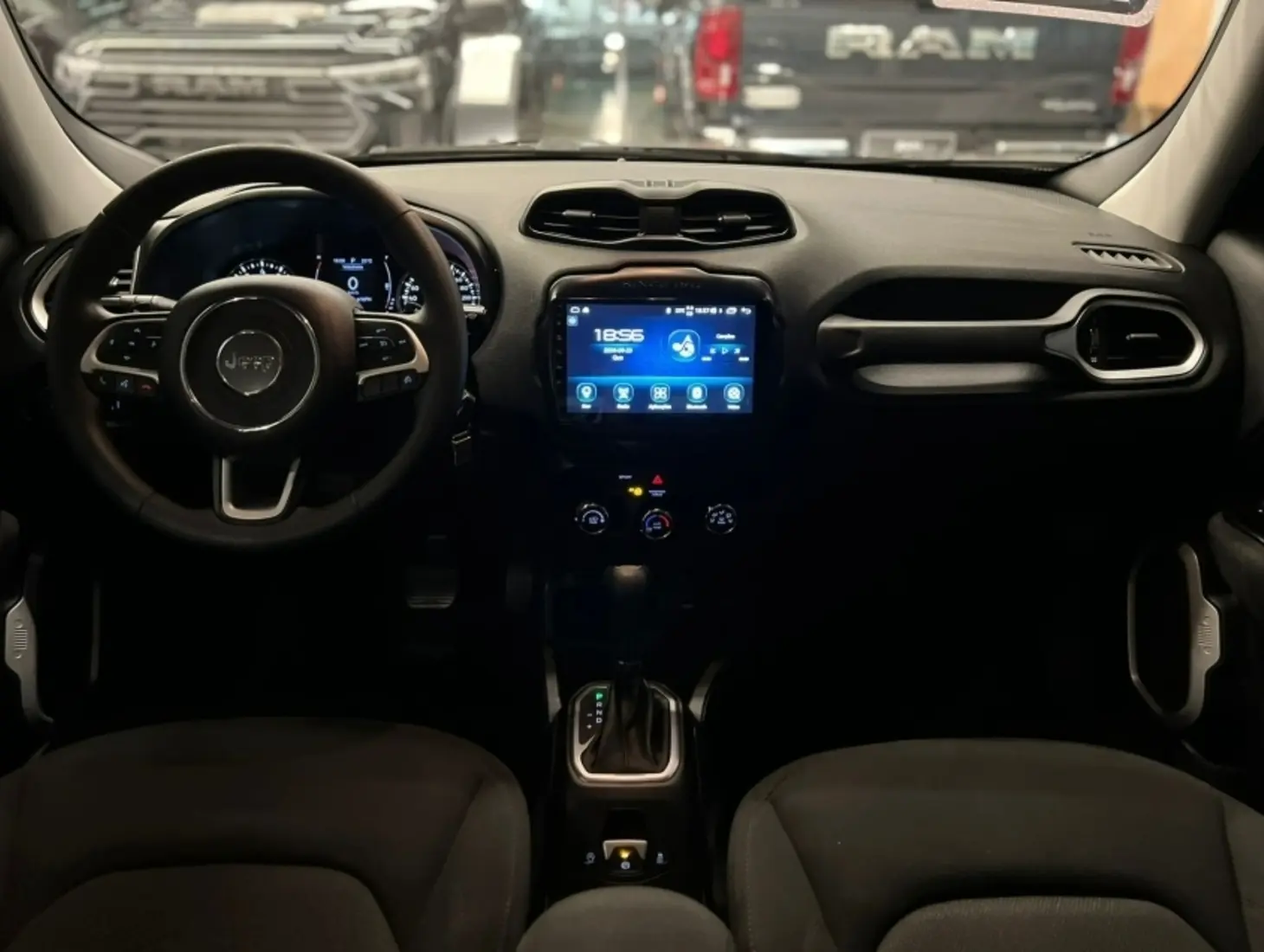 galeria RENEGADE